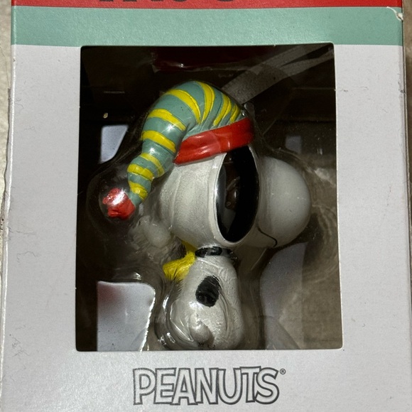 Hallmark, Pleanuts Snoopy & Woodstock Christmas Tree Ornament - Picture 2 of 2